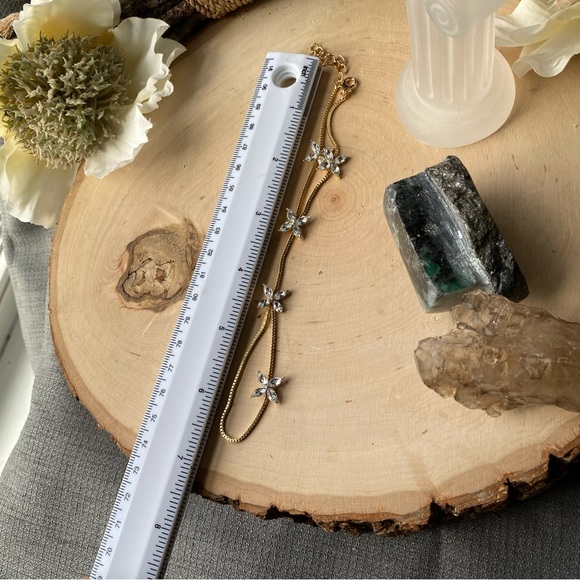 Fabulous Gold & Crystal Floral Slave Bracelet - Picture 9 of 11